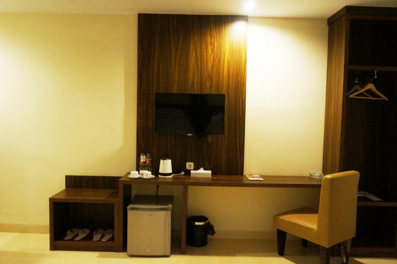 Ameera Hotel Pekanbaru Eksteriør bilde